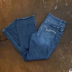 Women’s wrangler boot cut jeans size 13 32” inseam